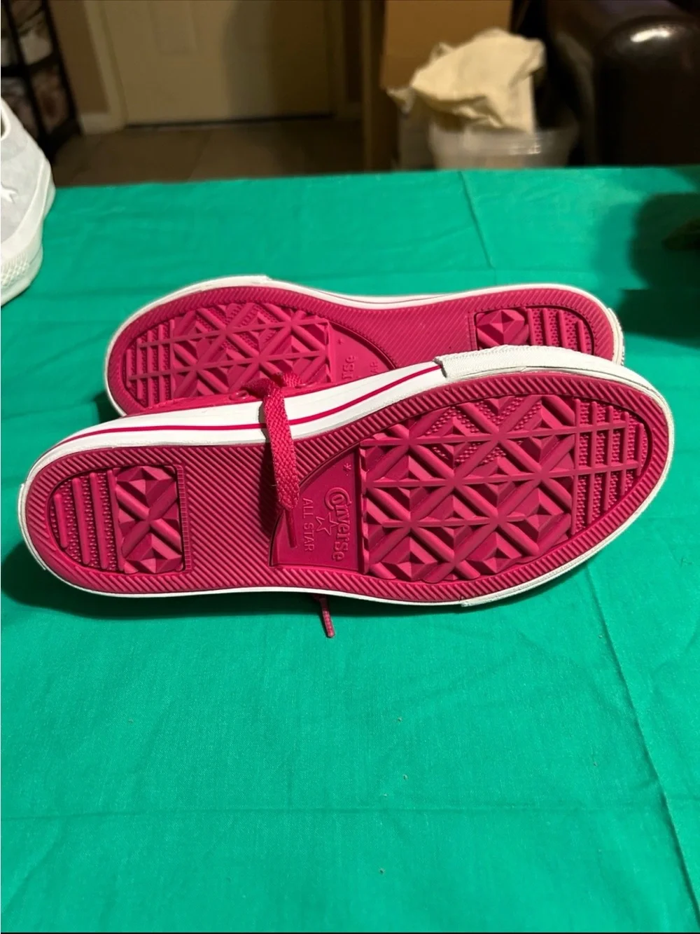 Converse vibrant pink